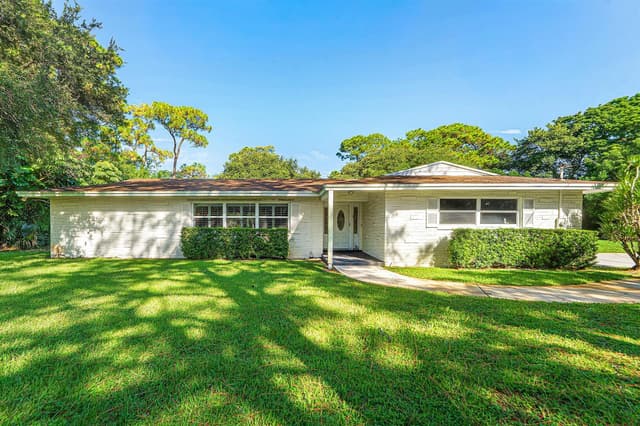 8645 Square Lake Drive, Palm Beach Gardens FL 33418 - Palm Beach Gardens, FL - Photo 4