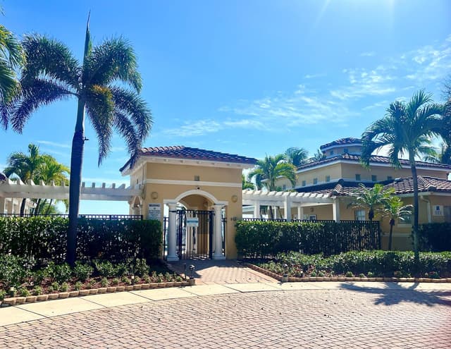 1105 Lake Shore Drive, Lake Park FL 33403 - Lake Park, FL - Photo 7