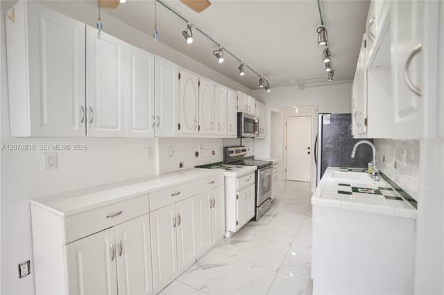 1750 NE 191st St # 4, Miami FL 33179 - Miami, FL - Photo 2
