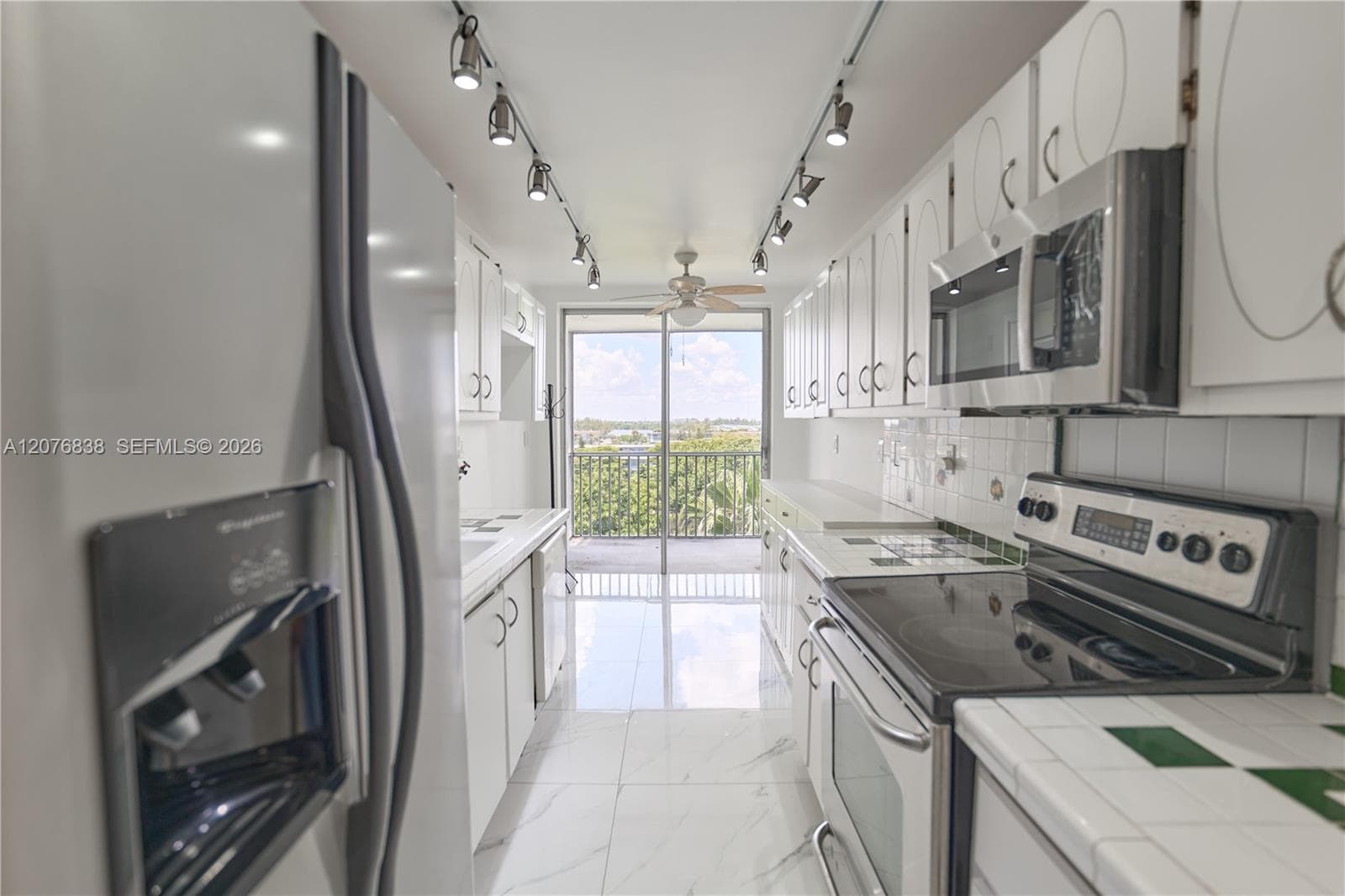 1750 NE 191st St # 4, Miami FL 33179 - Miami, FL - Photo 1
