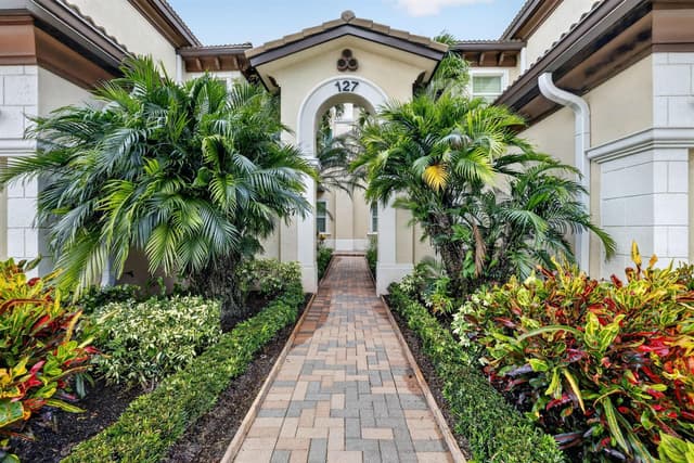 127 Tresana Boulevard # 61, Jupiter FL 33478 - Jupiter, FL - Photo 3
