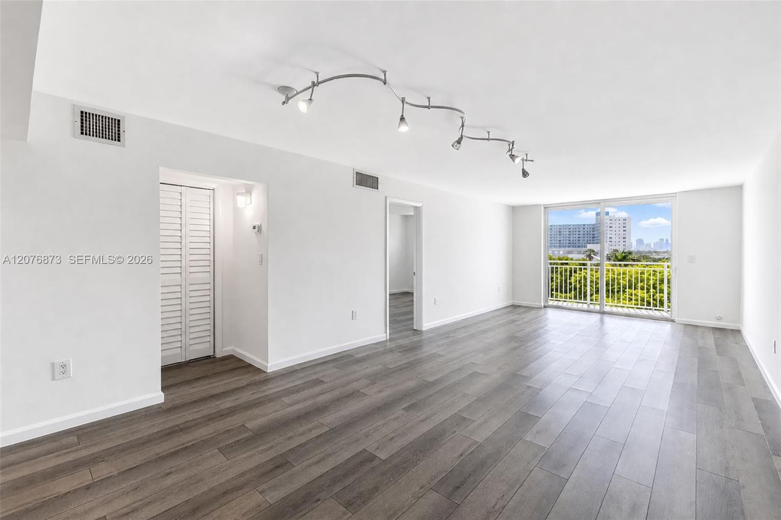 1045 10th St # 604, Miami Beach FL 33139 - Miami Beach, FL - Photo 1