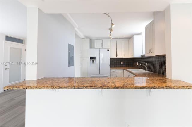 1045 10th St # 604, Miami Beach FL 33139 - Miami Beach, FL - Photo 4