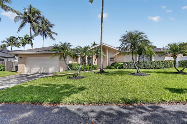 9821 SW 1ST Court, Plantation FL 33324 - Plantation, FL - Photo 2