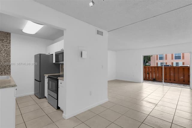 7100 Fairway Dr # K11, Miami Lakes FL 33014 - Miami Lakes, FL - Photo 4
