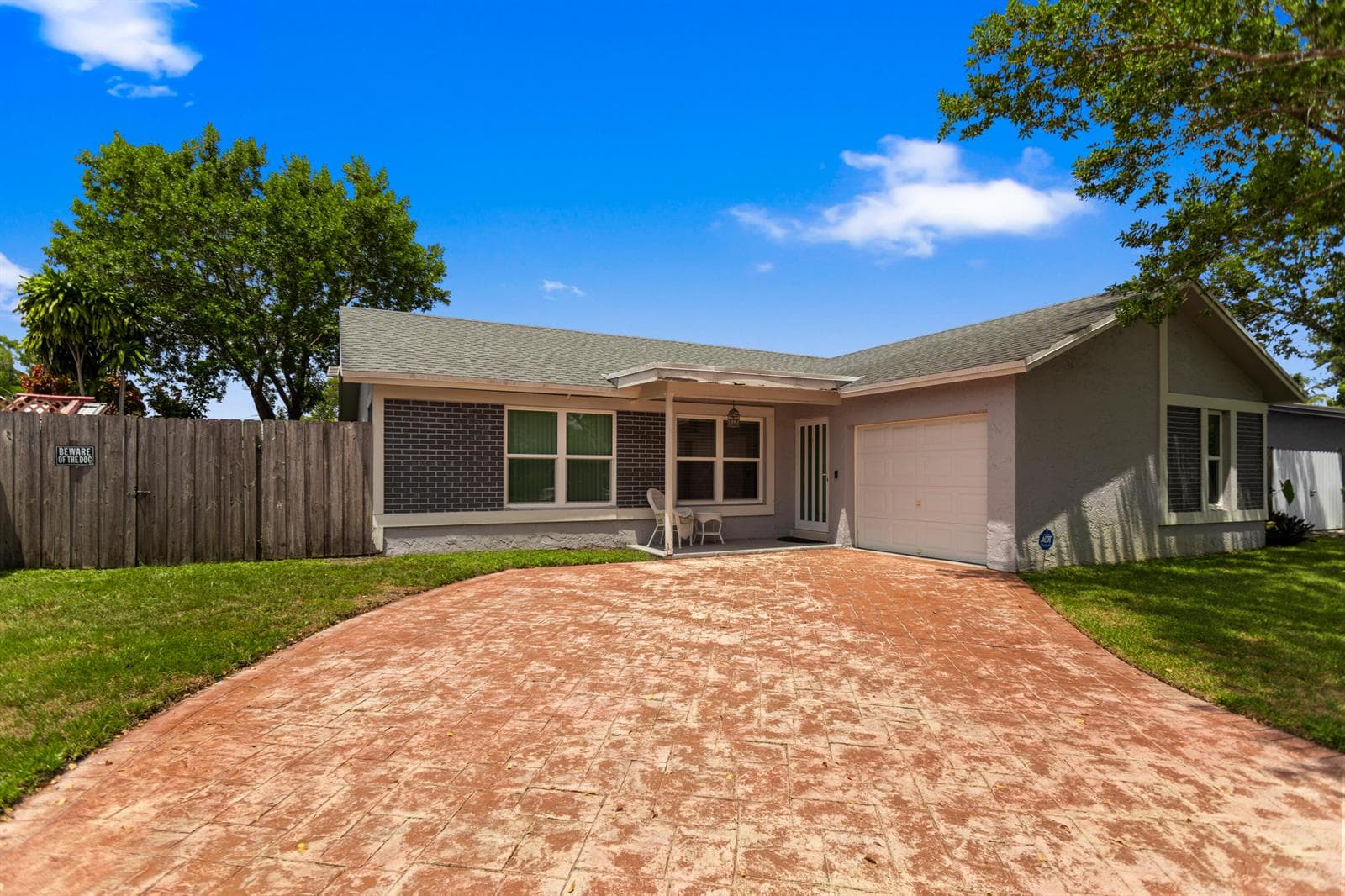 8621 NW 3RD Street, Pembroke Pines FL 33024 - Pembroke Pines, FL - Photo 1