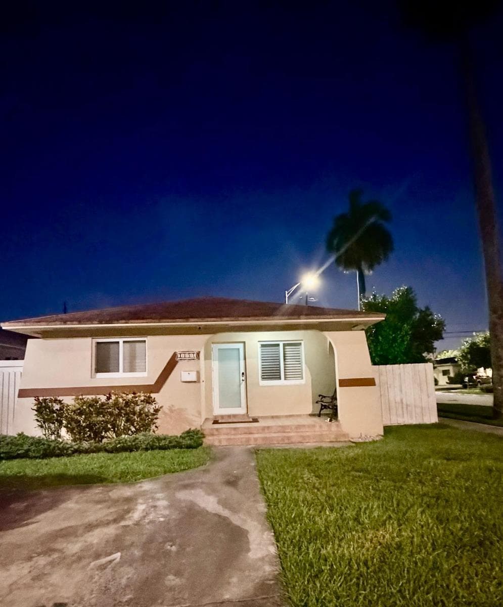 1092 W 32nd Street, Hialeah FL 33012 - Hialeah, FL - Photo 1