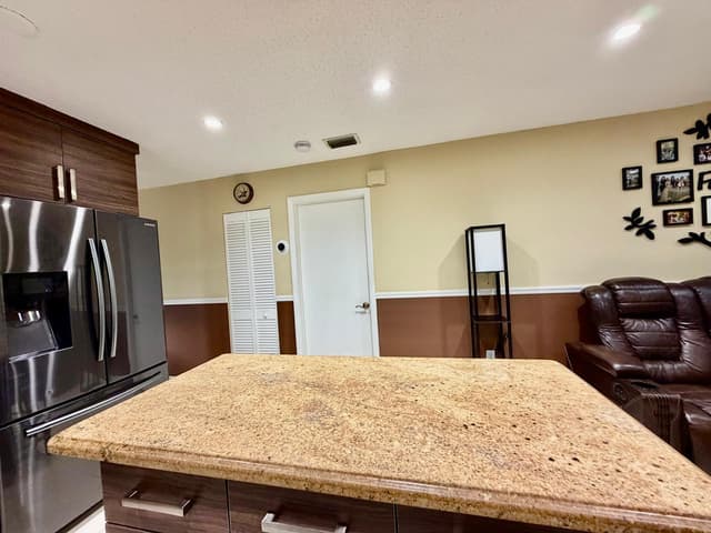 1092 W 32nd Street, Hialeah FL 33012 - Hialeah, FL - Photo 5