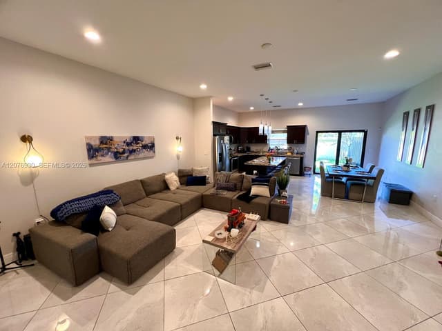 9271 NW 16th St, Pembroke Pines FL 33027 - Pembroke Pines, FL - Photo 3