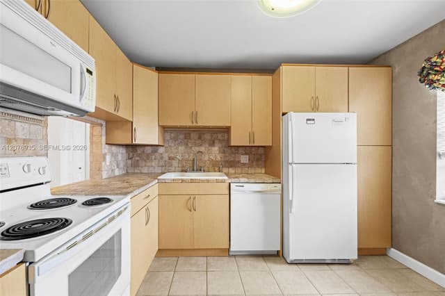 110 Lake Meryl Drive # 216, West Palm Beach FL 33411 - West Palm Beach, FL - Photo 5