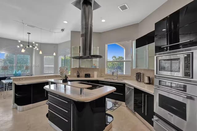 11203 NW 9th St, Plantation FL 33325 - Plantation, FL - Photo 5