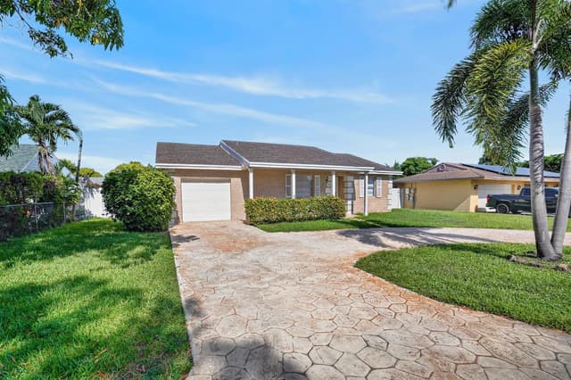 702 PLACE TAVANT, Delray Beach FL 33445 - Delray Beach, FL - Photo 2