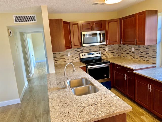 89 Normandy B, Delray Beach FL 33484 - Delray Beach, FL - Photo 6