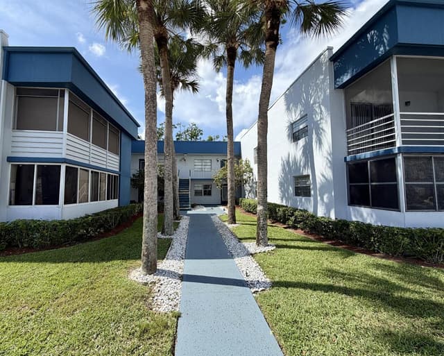 89 Normandy B, Delray Beach FL 33484 - Delray Beach, FL - Photo 4