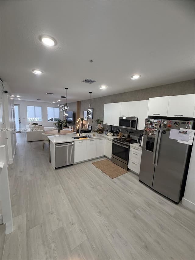10300 NW 66th St, Doral FL 33178 - Doral, FL - Photo 4