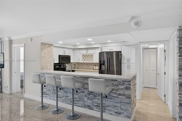 2655 Collins Ave # 00, Miami Beach FL 33140 - Miami Beach, FL - Photo 4
