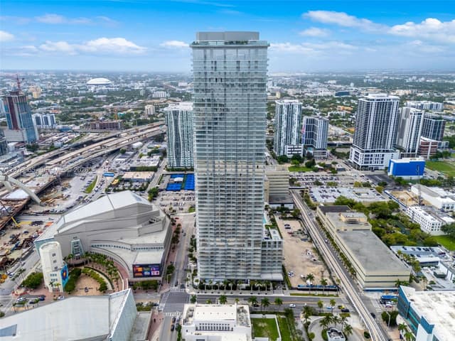 1400 Biscayne Blvd # 2305, Miami FL 33132 - Miami, FL - Photo 3