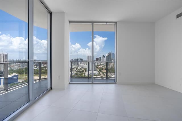 1400 Biscayne Blvd # 2507, Miami FL 33132 - Miami, FL - Photo 2