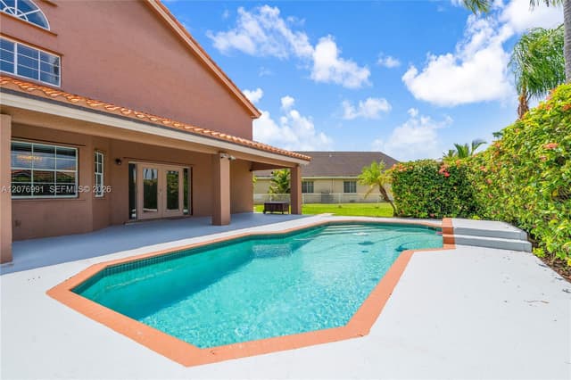 950 NW 197th Ter, Pembroke Pines FL 33029 - Pembroke Pines, FL - Photo 2