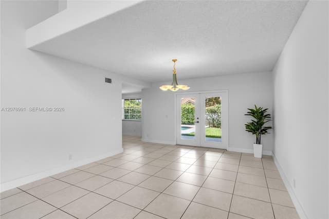 950 NW 197th Ter, Pembroke Pines FL 33029 - Pembroke Pines, FL - Photo 6