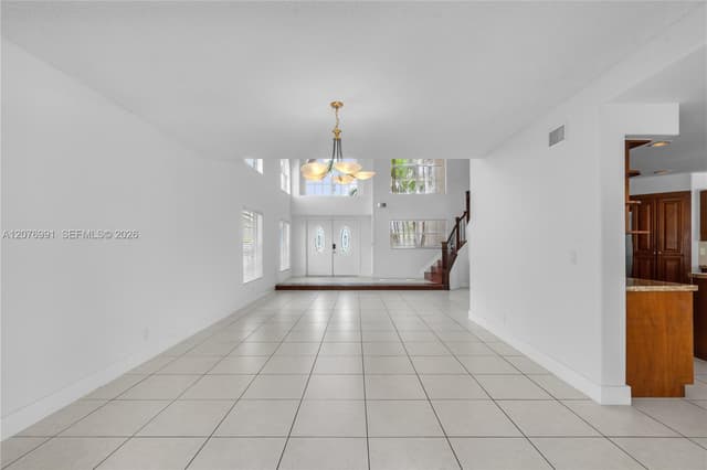 950 NW 197th Ter, Pembroke Pines FL 33029 - Pembroke Pines, FL - Photo 7