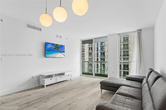 253 NE 2nd St # 2104, Miami FL 33132 - Miami, FL - Photo 4
