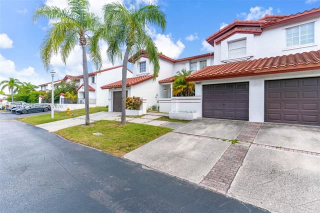 8407 SW 208th Ter, Cutler Bay FL 33189 - Cutler Bay, FL - Photo 2