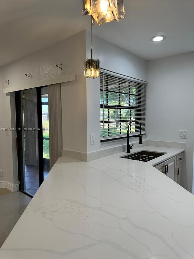 9177 W Sunrise Blvd, Plantation FL 33322 - Plantation, FL - Photo 7
