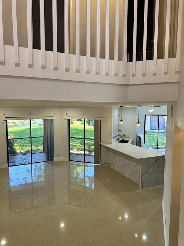 9177 W Sunrise Blvd, Plantation FL 33322 - Plantation, FL - Photo 3