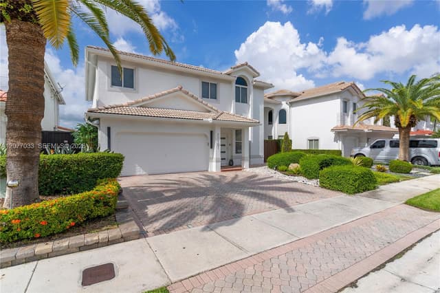 11101 NW 72nd Ter, Doral FL 33178 - Doral, FL - Photo 3