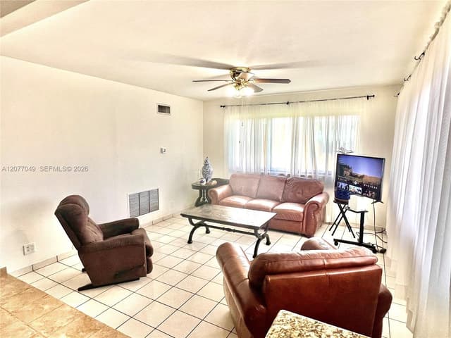 106 N 32nd Ave, Hollywood FL 33021 - Hollywood, FL - Photo 2
