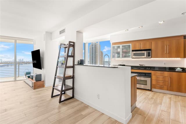 325 S Biscayne Blvd # 2723, Miami FL 33131 - Miami, FL - Photo 3