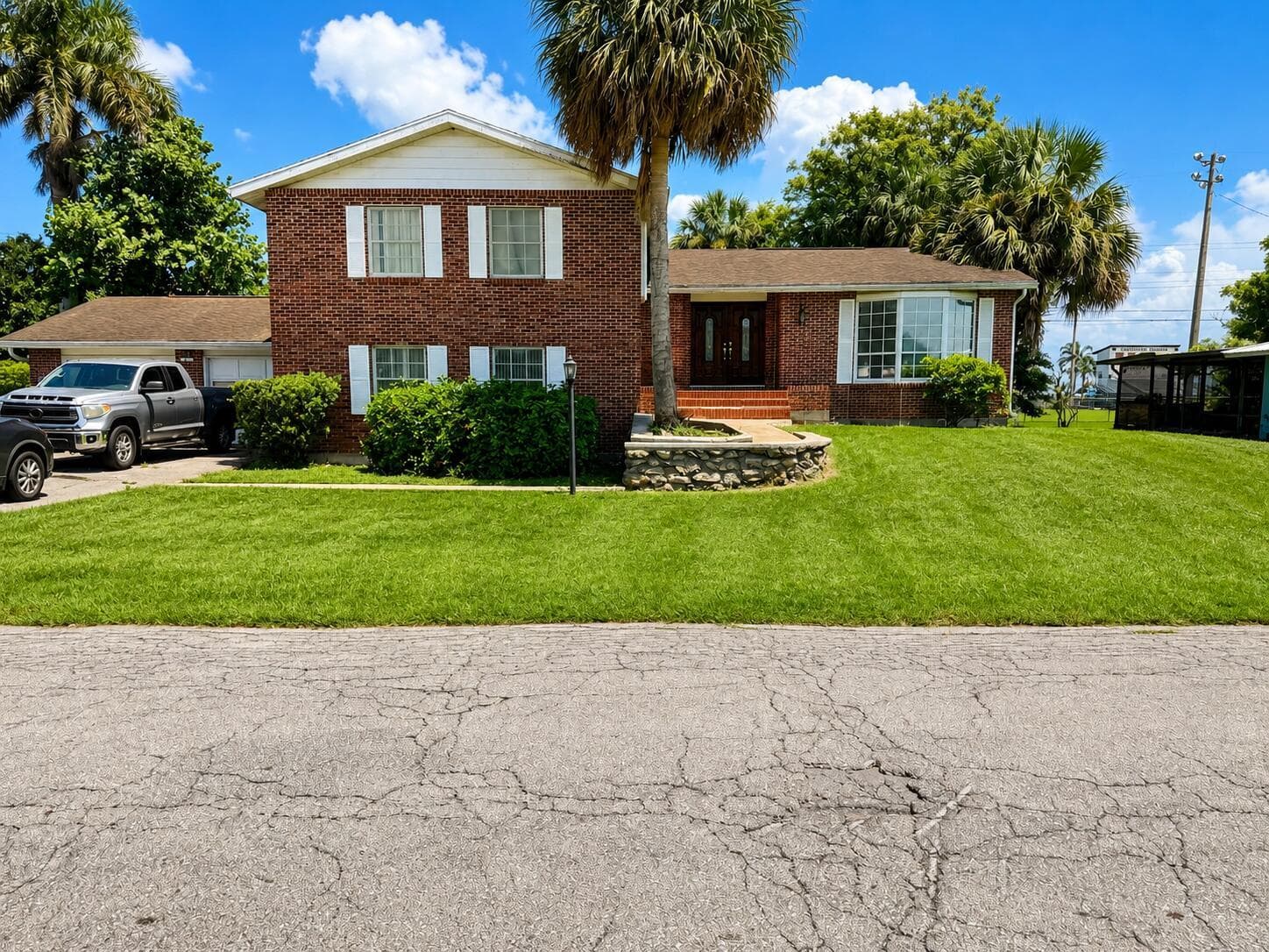 909 NE 3rd Street, Belle Glade FL 33430 - Belle Glade, FL - Photo 1