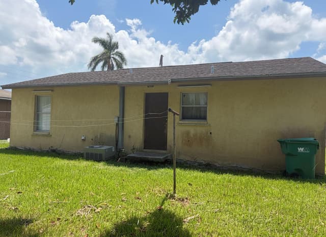 307 Seminole Court, Pahokee FL 33476 - Pahokee, FL - Photo 5