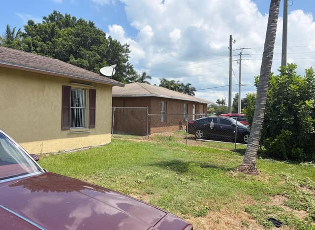 307 Seminole Court, Pahokee FL 33476 - Pahokee, FL - Photo 4