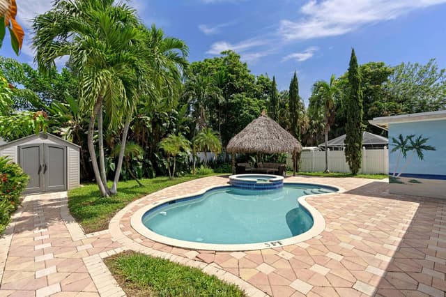 319 SW 2ND Street, Boca Raton FL 33432 - Boca Raton, FL - Photo 2