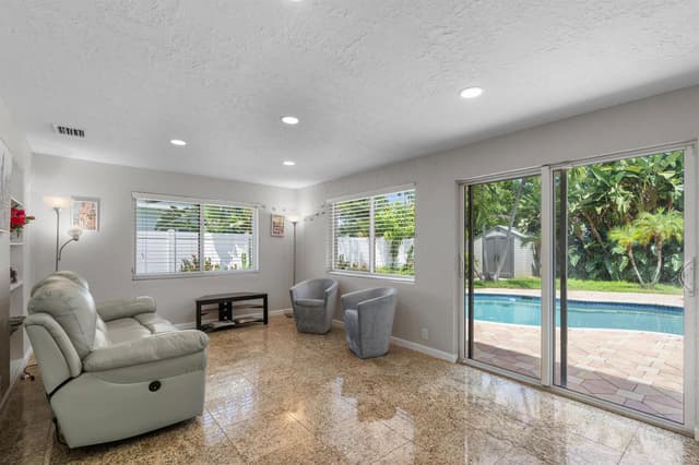319 SW 2ND Street, Boca Raton FL 33432 - Boca Raton, FL - Photo 5