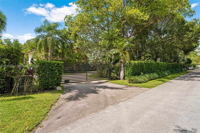 6600 SW 111th St, Pinecrest FL 33156 - Pinecrest, FL - Photo 2