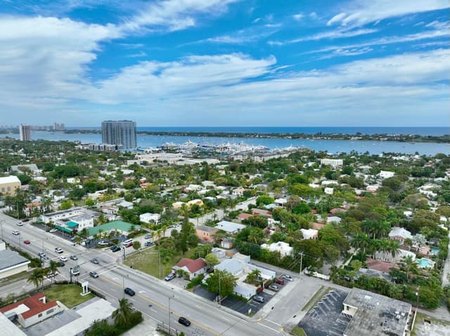 3608 Broadway Avenue, West Palm Beach FL 33407 - West Palm Beach, FL - Photo 4