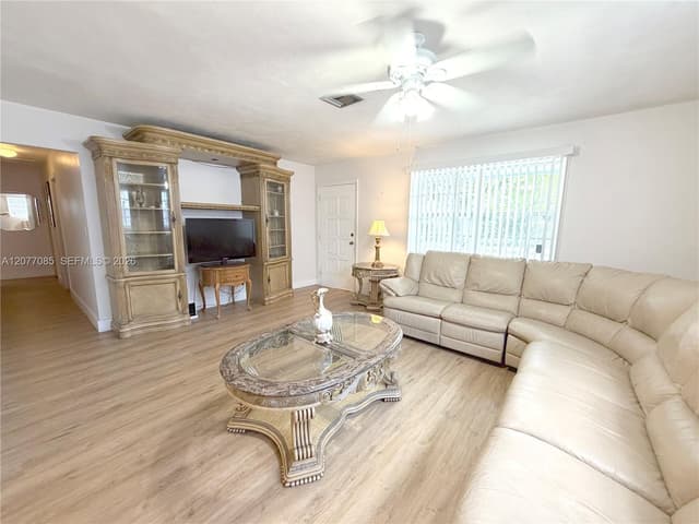 7111 Charleston St, Hollywood FL 33024 - Hollywood, FL - Photo 2