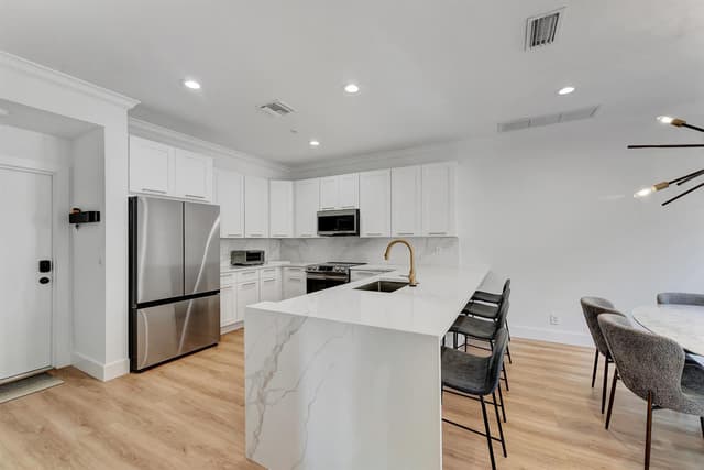 5600 Cambridge Boulevard, Boca Raton FL 33496 - Boca Raton, FL - Photo 3