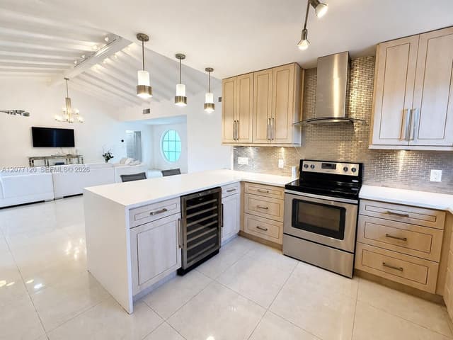 2830 NE 56th Ct, Fort Lauderdale FL 33308 - Fort Lauderdale, FL - Photo 2