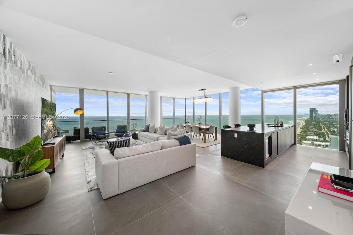 2000 S Ocean Dr # 31B, Hallandale Beach FL 33009 - Hallandale Beach, FL - Photo 1