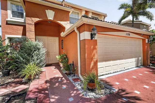 1158 OAKWATER Drive, Royal Palm Beach FL 33411 - Royal Palm Beach, FL - Photo 4