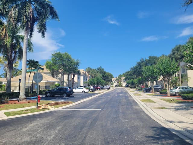 1042 Woodfield Road, FL 33415 - Photo 4