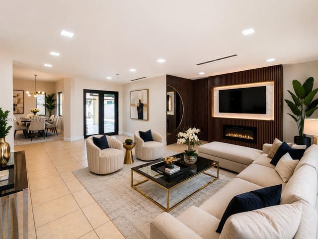 8126 NW 199th Ter, Hialeah FL 33015 - Hialeah, FL - Photo 5