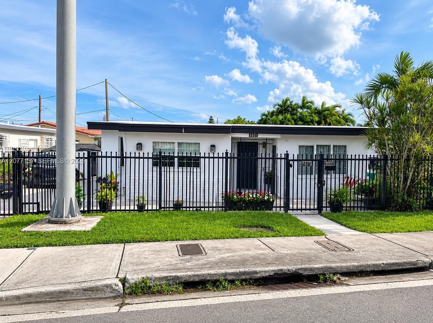 6060 NW 7th St, Miami FL 33126