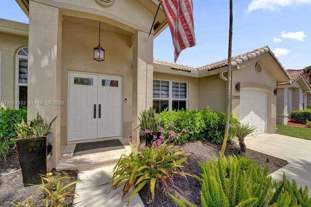 13993 N Cypress Cove Cir, Davie FL 33325 - Davie, FL - Photo 3