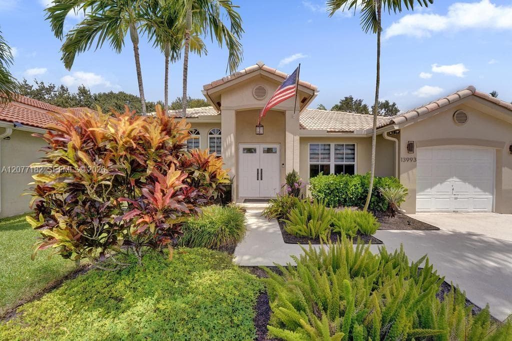 13993 N Cypress Cove Cir, Davie FL 33325