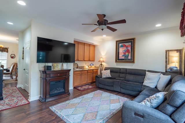 530 S FEDERAL Highway # 2, FL 33460 - Photo 6